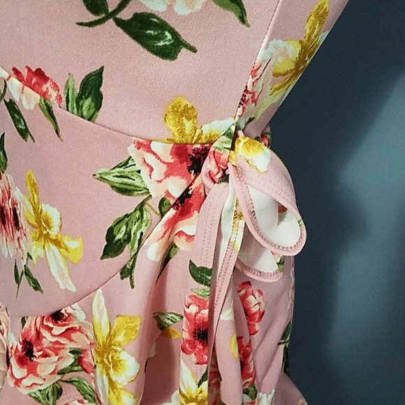 Stunning Pink Floral Faux Wrap Dress - Picture 7 of 8